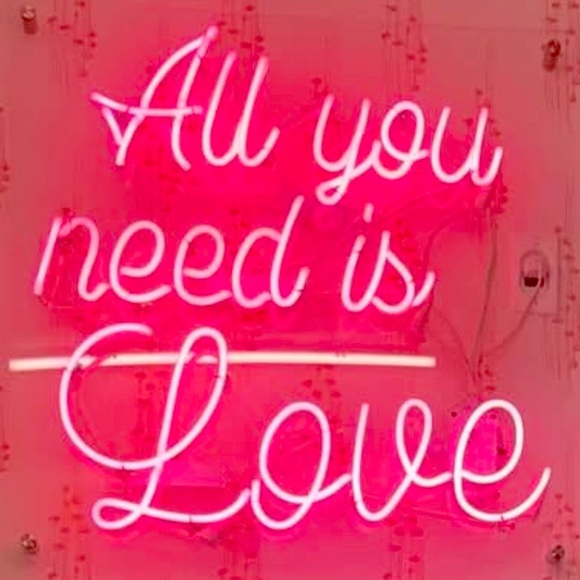 Meet your Posher, Jennifer - Picture 2 of 3